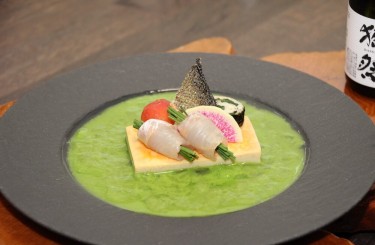 Tofu from Crab Miso - Tofu from crab miso on DASHI pea jelly
Chef/Restaurant: LSG SKY CHEFS
