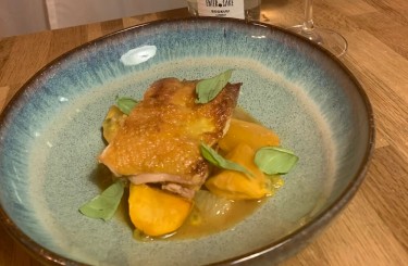 Chicken and Miso - Chicken, miso, bergamot, yellow navette, passion fruit, basil
Restaurant: Gasthaus Scheiderhöhe