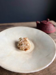 Octopus 1000° - Octopus 1000° with coconut, white chocolate & pear
Chef: Tom Elstermeyer