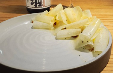 Kohlrabi / Egg Yolk - Kohlrabi / Egg Yolk / Poppy Seed / Yeast
